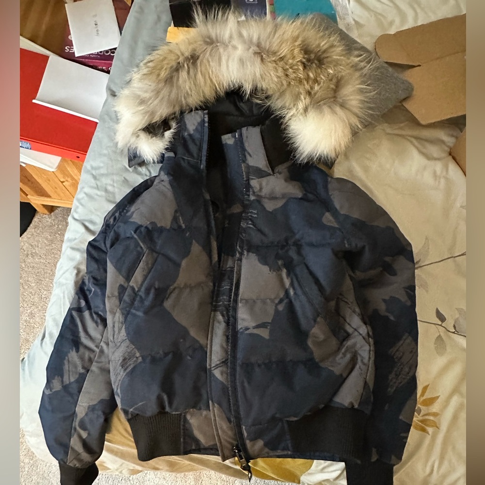 Women’s Canada Goose Winter Jacket. Size small